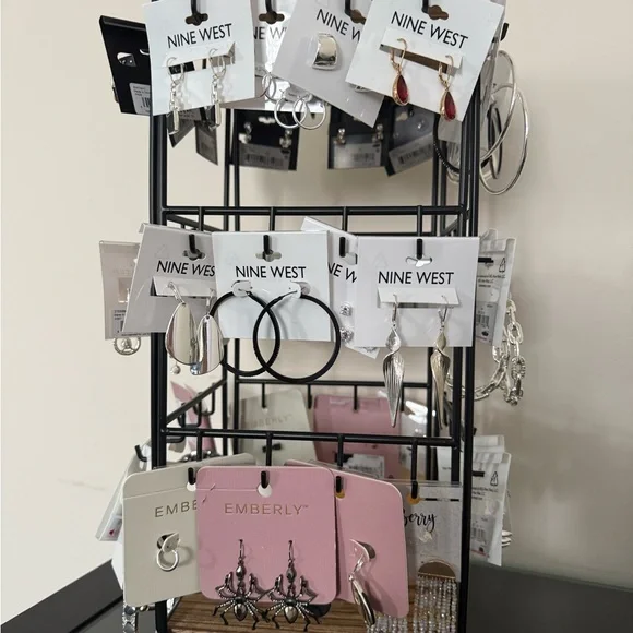 Earring Collection - Picture 5 of 8